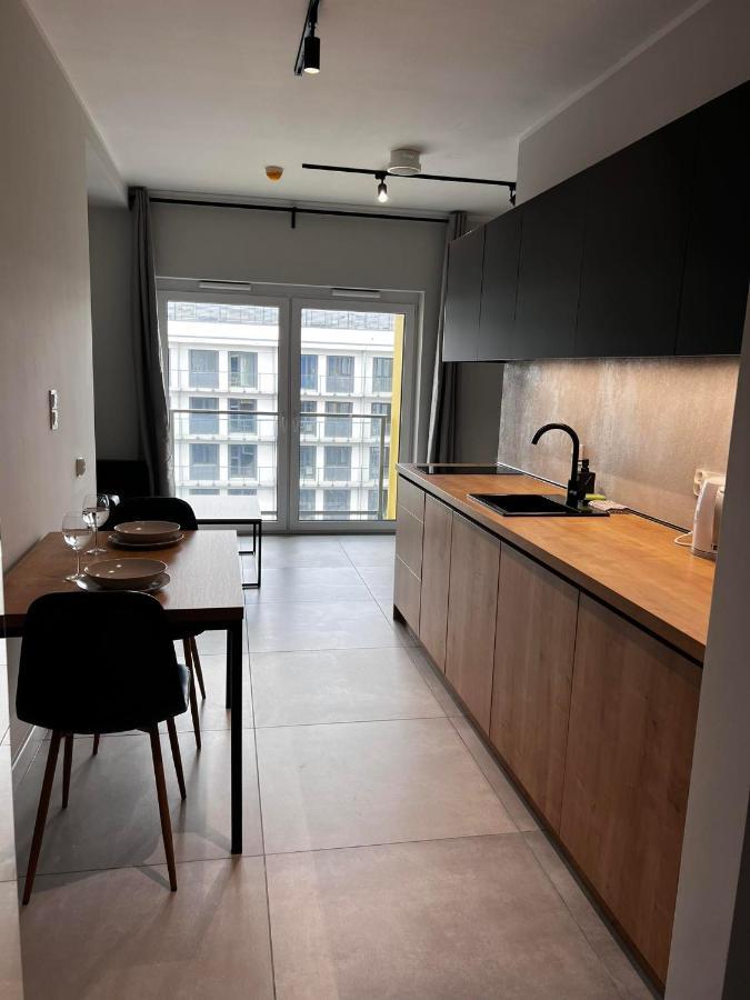 Property Apart - Legnicka Business Center Breslavia Esterno foto
