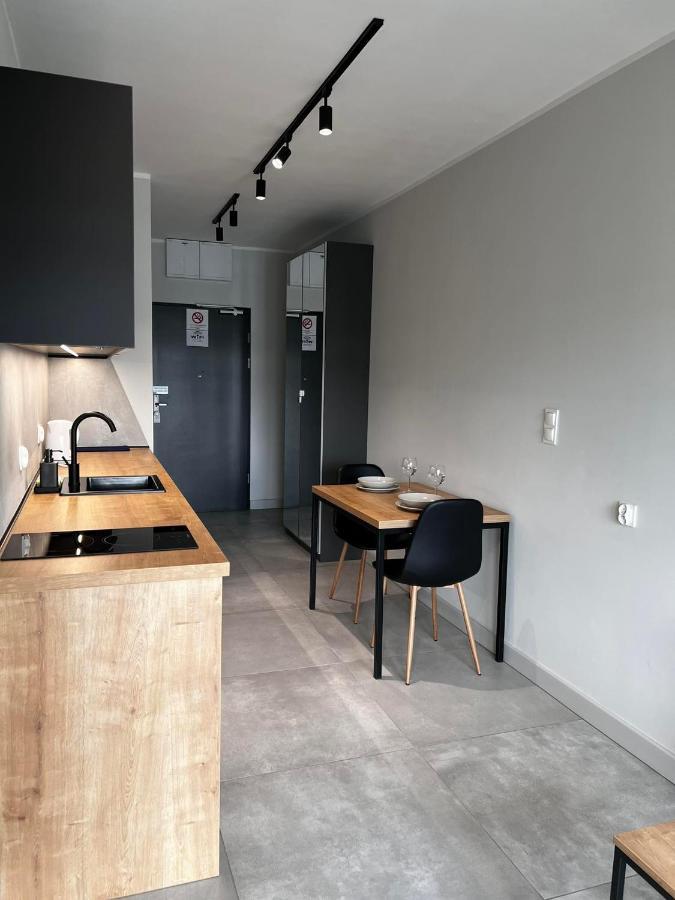 Property Apart - Legnicka Business Center Breslavia Esterno foto