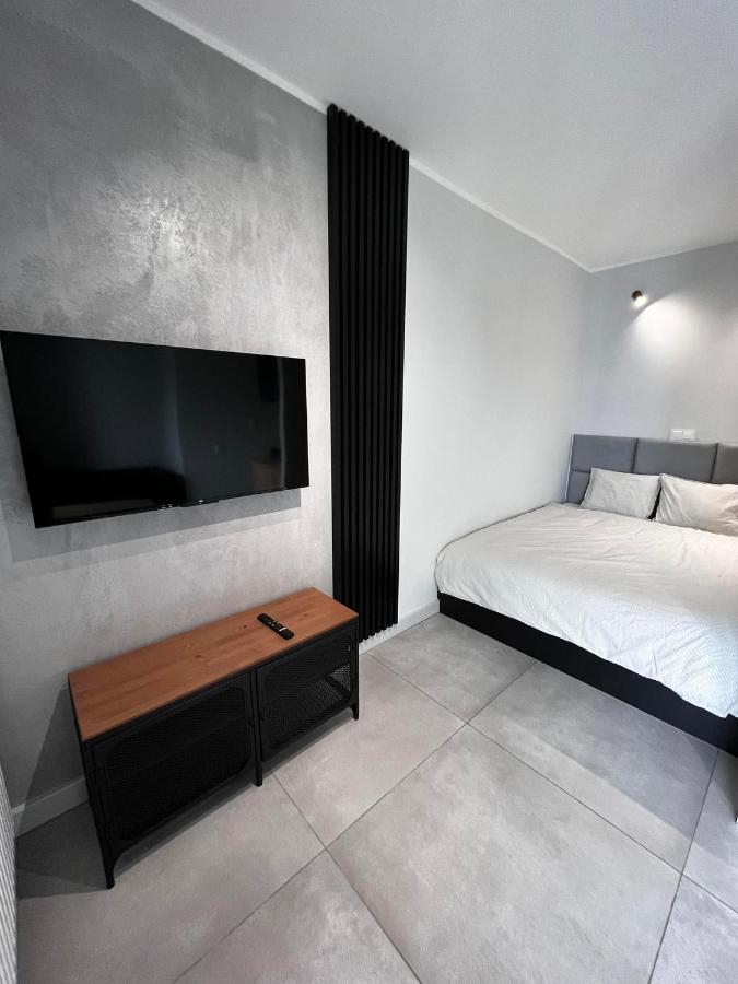 Property Apart - Legnicka Business Center Breslavia Esterno foto