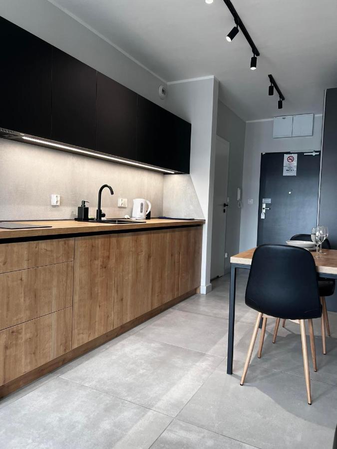 Property Apart - Legnicka Business Center Breslavia Esterno foto