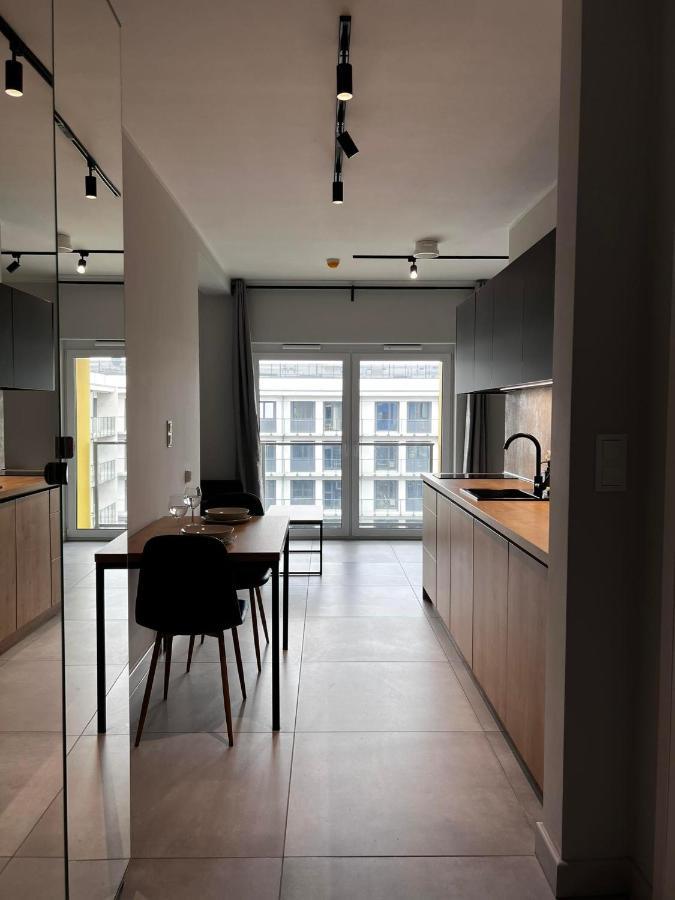 Property Apart - Legnicka Business Center Breslavia Esterno foto