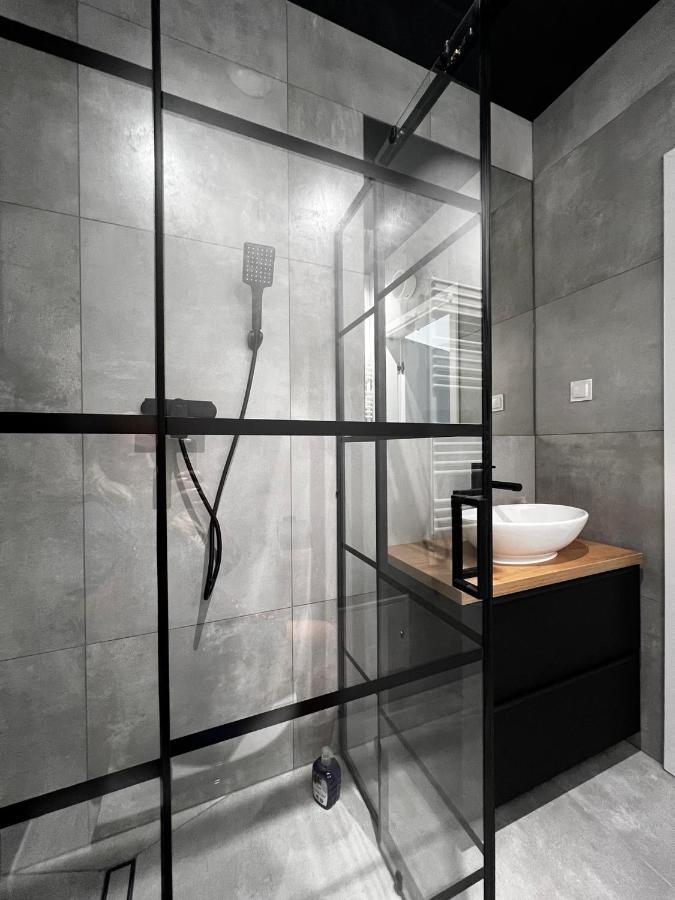 Property Apart - Legnicka Business Center Breslavia Esterno foto
