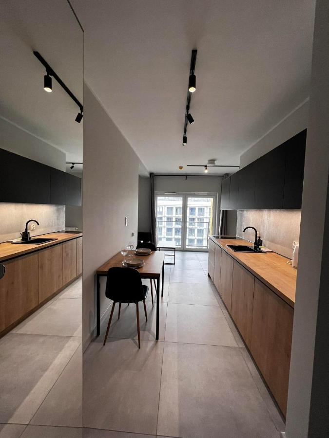 Property Apart - Legnicka Business Center Breslavia Esterno foto