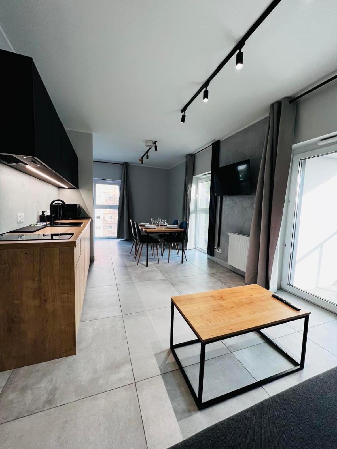 Property Apart - Legnicka Business Center Breslavia Esterno foto