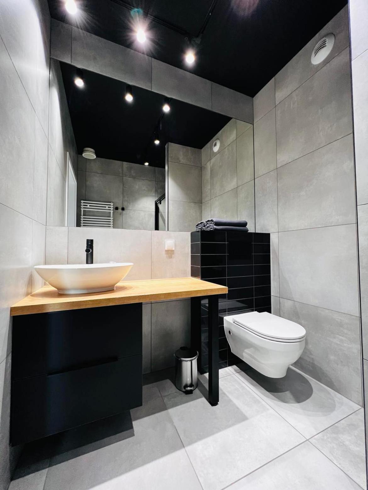 Property Apart - Legnicka Business Center Breslavia Esterno foto