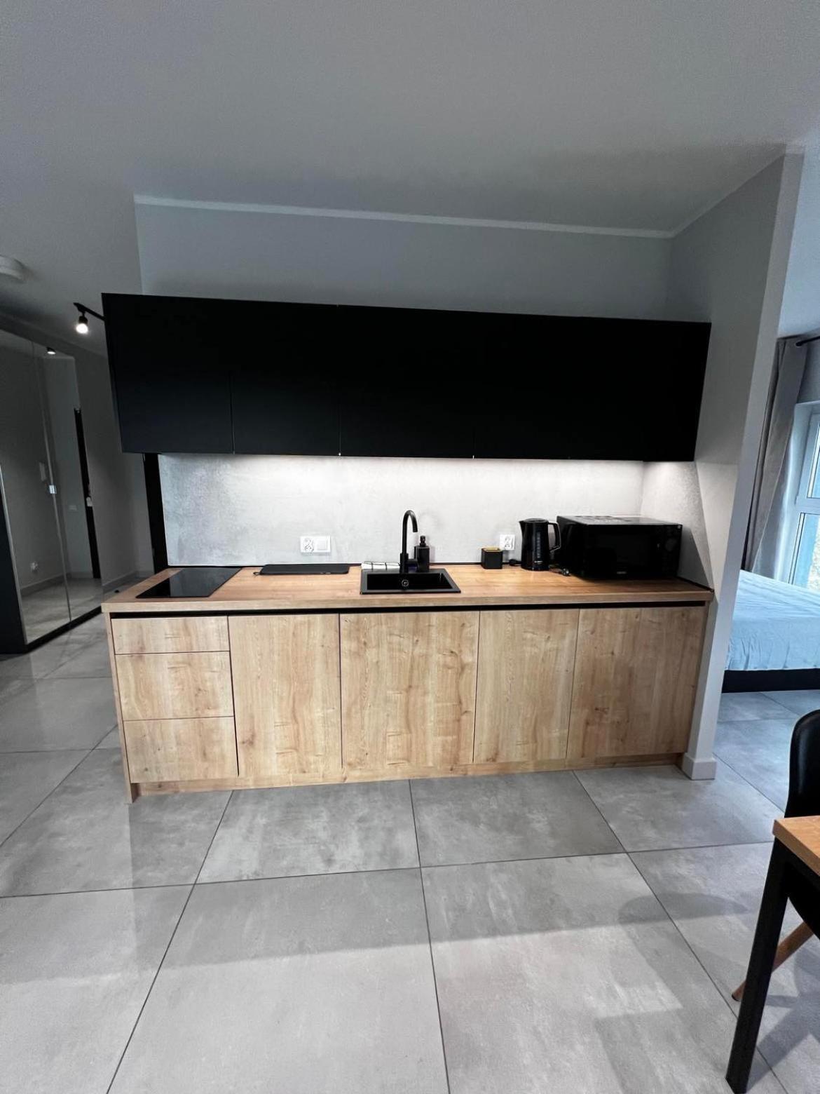 Property Apart - Legnicka Business Center Breslavia Esterno foto