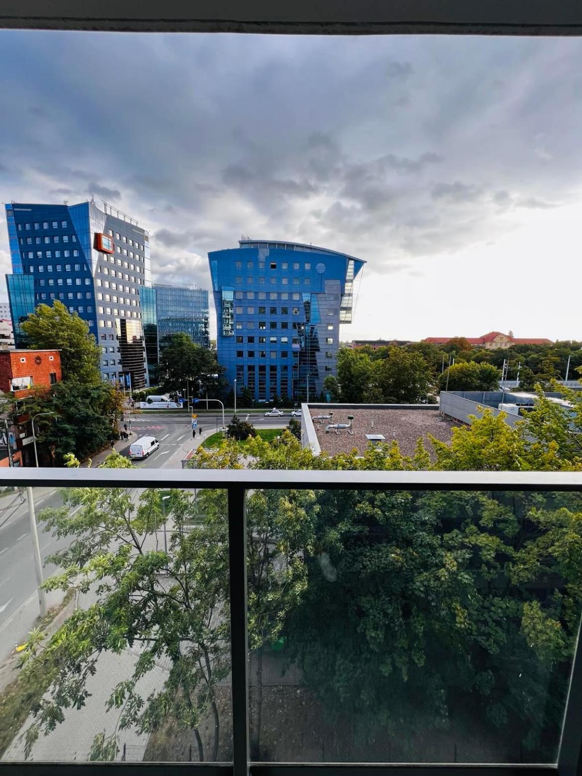 Property Apart - Legnicka Business Center Breslavia Esterno foto